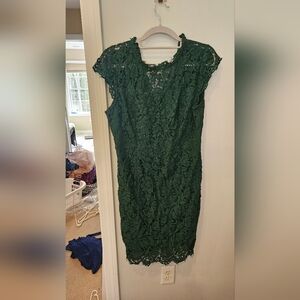 Chic Forest Green Lace Midi Dress